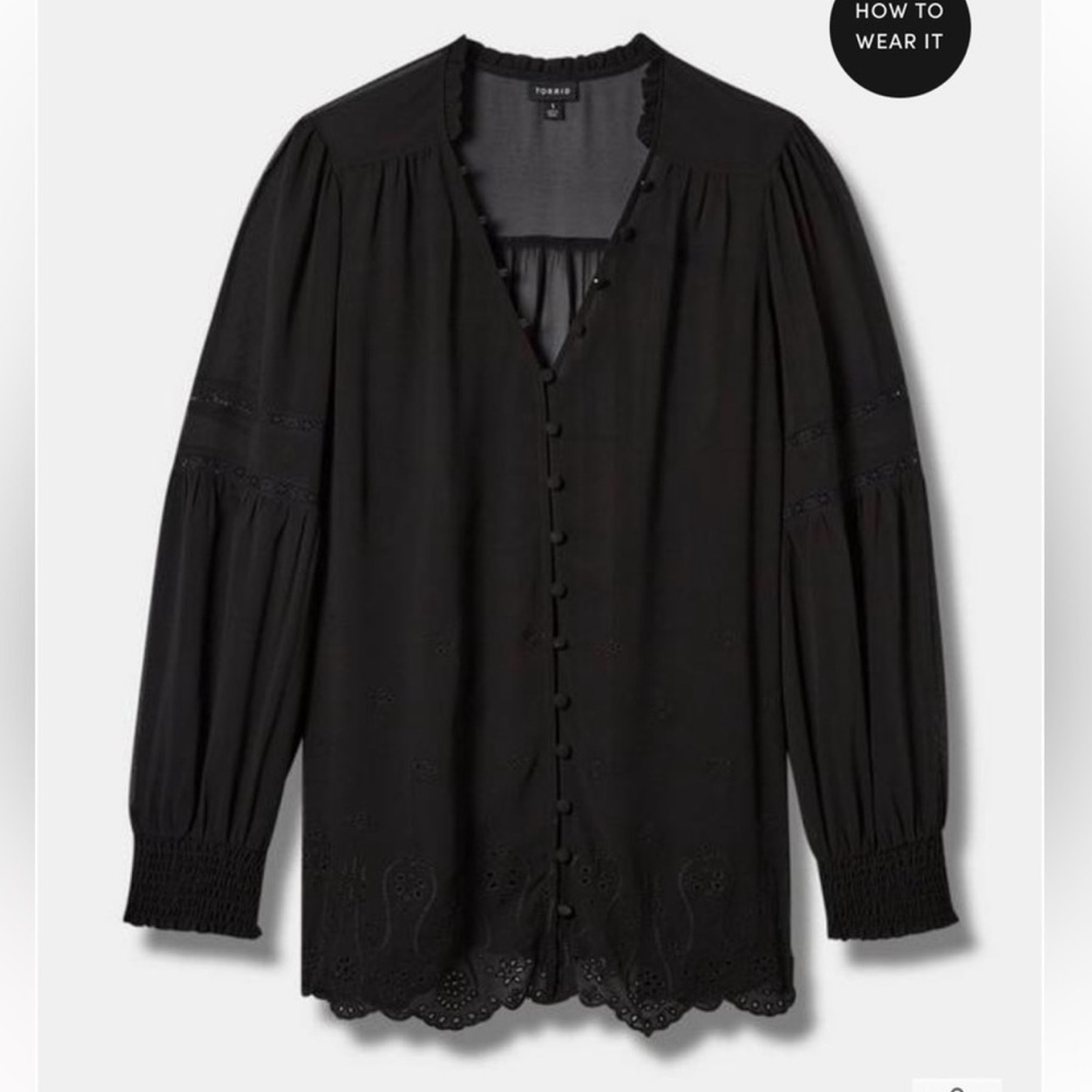 NWT Torrid Size 4 Chiffon Ruffle Collar Eyelet Embroidered Blouse